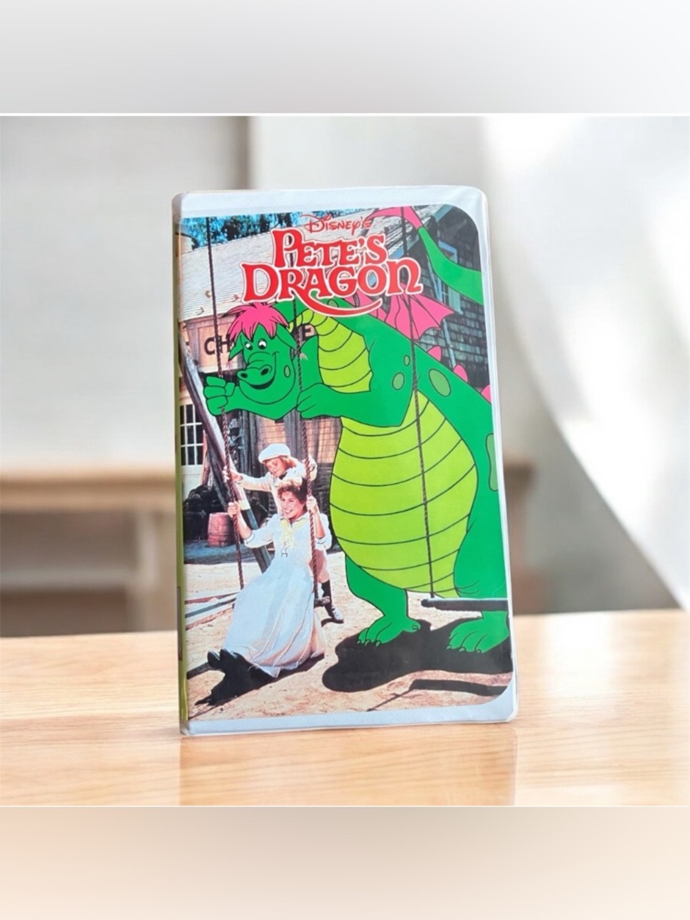 Vintage Walt Disney's Pete's Dragon VHS Tape Original Clamshell Case